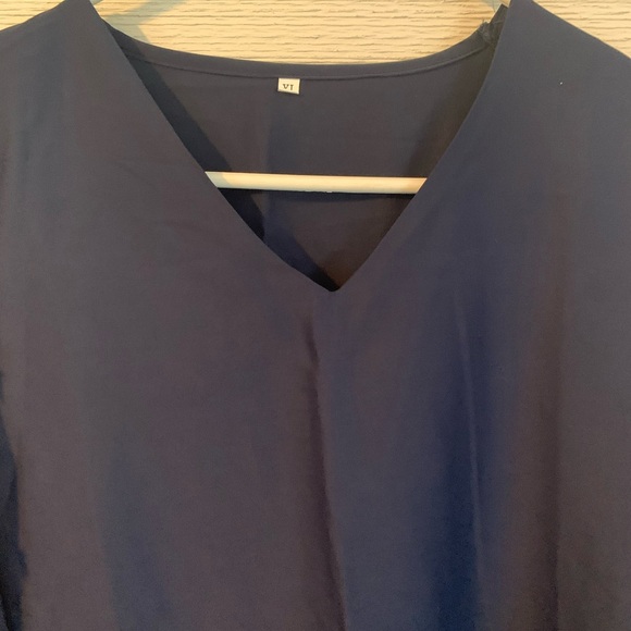 Elegant Navy Blue Women's Top. Size XL. - Picture 6 of 9